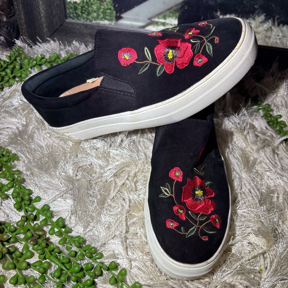 -💙2/$40💙A New Day Floral Embroidered Slip On Sneakers Size 8.5